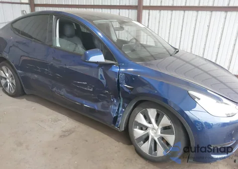 2022 Tesla Model Y Long Range Dual Motor All-Wheel Drive z USA, uszkodzony, nr VIN 7SAYGDEE9NF344982